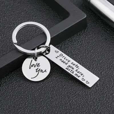 Obesek za ključe DRIVE SAFE, I LOVE YOU 2 barvi 